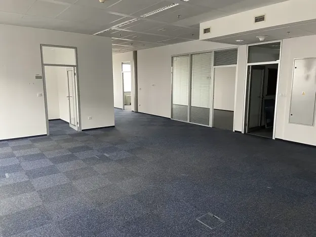 Pronájem kanceláře, Praha - Prosek, Prosecká, 302 m2