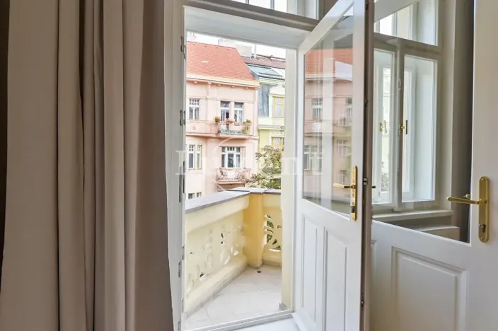 Pronájem bytu 3+kk, Praha - Vinohrady, náměstí Jiřího z Poděbrad, 93 m2