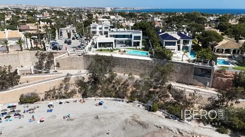 Prodej rodinného domu, Algeciras, Španělsko, Calle del Cabo Roig, 479 m2