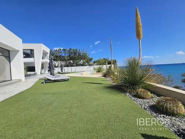 Prodej rodinného domu, Algeciras, Španělsko, Calle del Cabo Roig, 479 m2