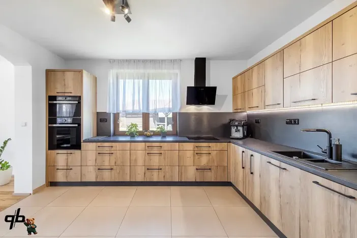 Prodej rodinného domu, Pržno, 384 m2