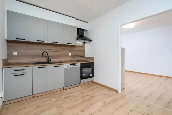 Prodej bytu 3+1, Praha - Střížkov, Varnsdorfská, 55 m2