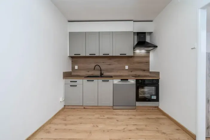 Prodej bytu 3+1, Praha - Střížkov, Varnsdorfská, 55 m2