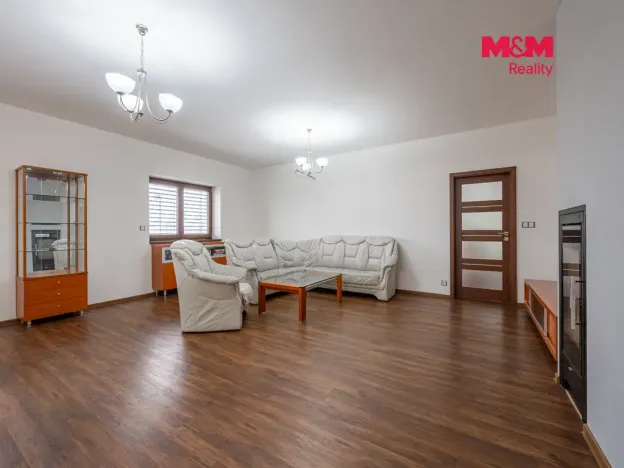 Prodej rodinného domu, Neustupov, 450 m2