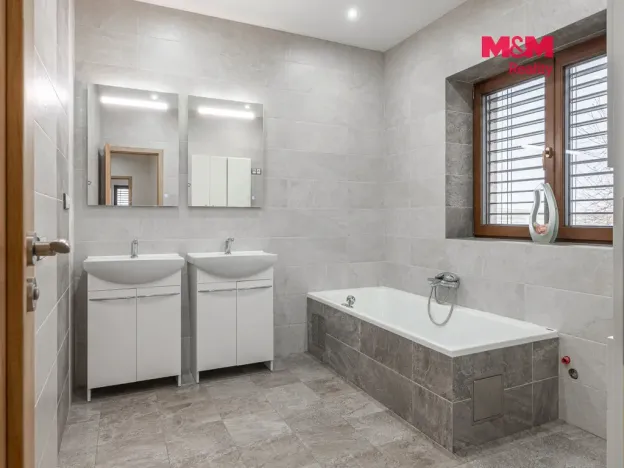 Prodej rodinného domu, Neustupov, 450 m2