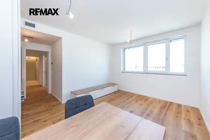 Pronájem bytu 2+kk, Praha - Radlice, U Komína, 41 m2