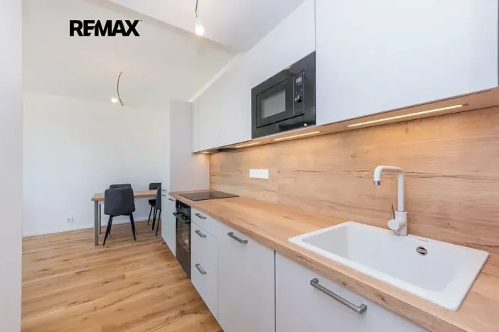 Pronájem bytu 2+kk, Praha - Radlice, U Komína, 41 m2
