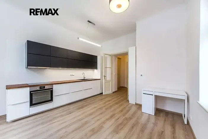 Pronájem bytu 2+kk, Praha - Vinohrady, Dykova, 50 m2