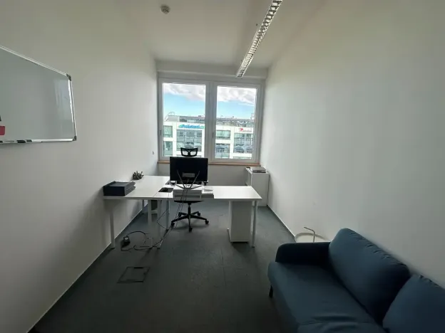 Pronájem kanceláře, Praha - Karlín, Pobřežní, 458 m2