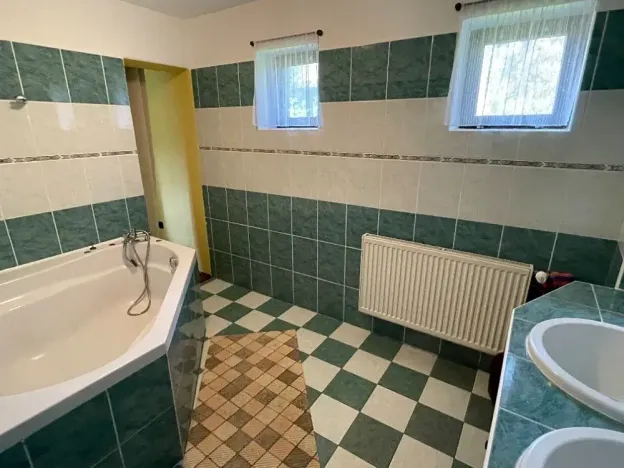 Pronájem kanceláře, Kynšperk nad Ohří, 600 m2