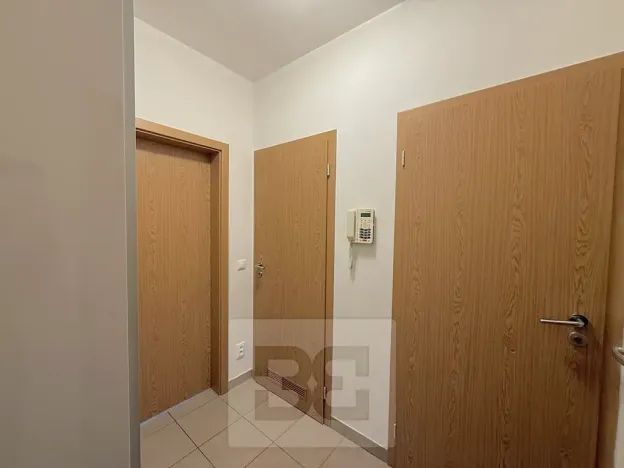 Pronájem bytu 2+kk, Praha - Holešovice, Varhulíkové, 63 m2