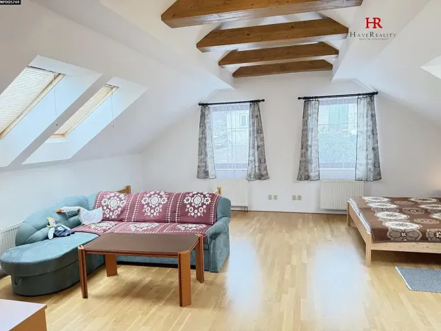Prodej rodinného domu, Jenišovice, 355 m2