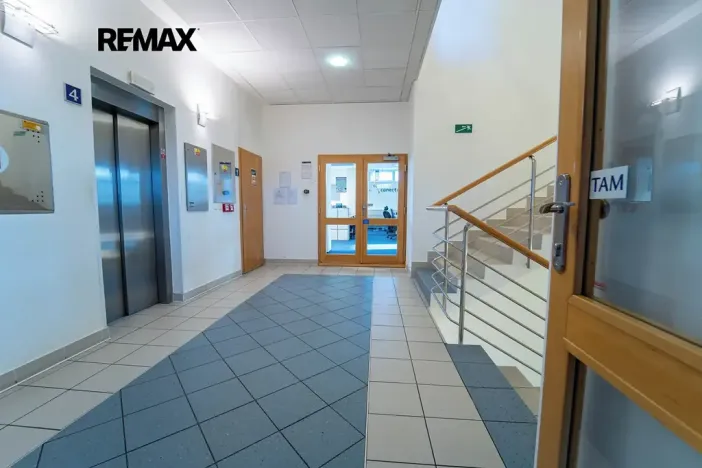 Pronájem obchodního prostoru, Kolín, Sladkovského, 540 m2