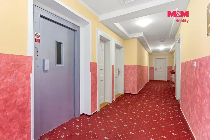 Prodej ubytování, Mladá Boleslav - Mladá Boleslav II, Českobratrské náměstí, 961 m2