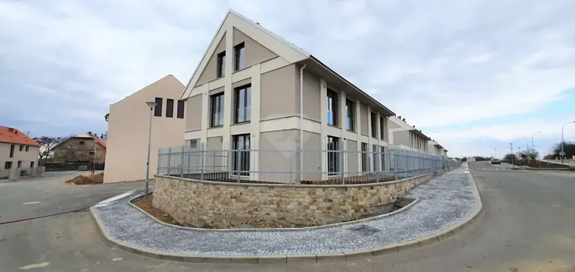 Pronájem bytu 2+kk, Praha - Královice, Ke Tvrzi, 47 m2