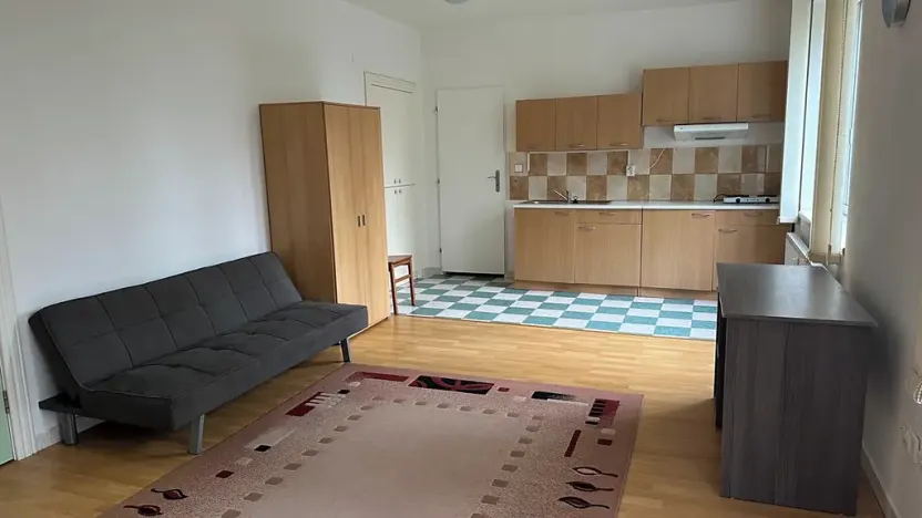 Pronájem bytu 1+kk, Průhonice, U Křížku, 35 m2
