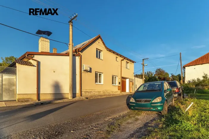 Prodej vícegeneračního domu, Velvary, 212 m2