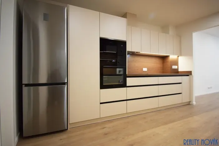 Pronájem bytu 3+kk, Praha - Holešovice, Janovského, 86 m2