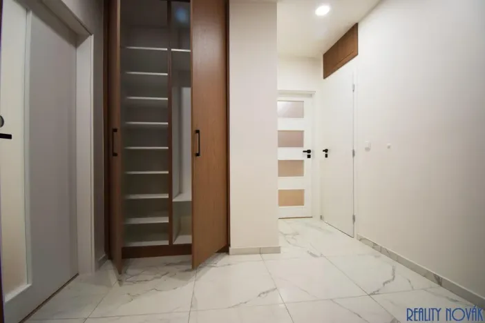 Pronájem bytu 3+kk, Praha - Holešovice, Janovského, 86 m2