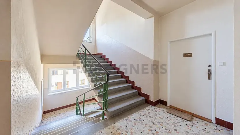 Pronájem bytu 2+1, Praha - Bubeneč, Šestidomí, 45 m2
