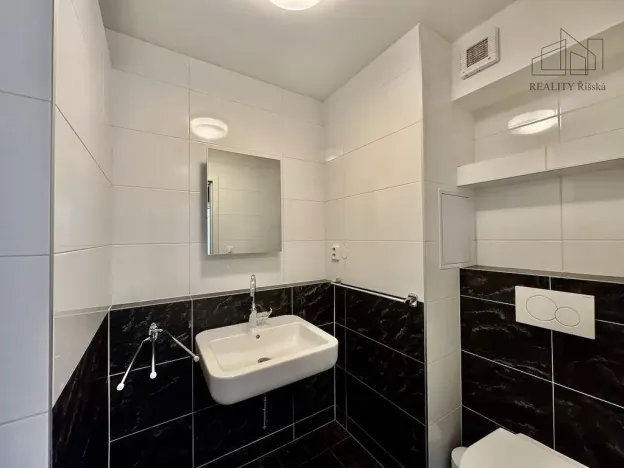 Pronájem bytu 3+1, Průhonice, Na Sídlišti III, 66 m2