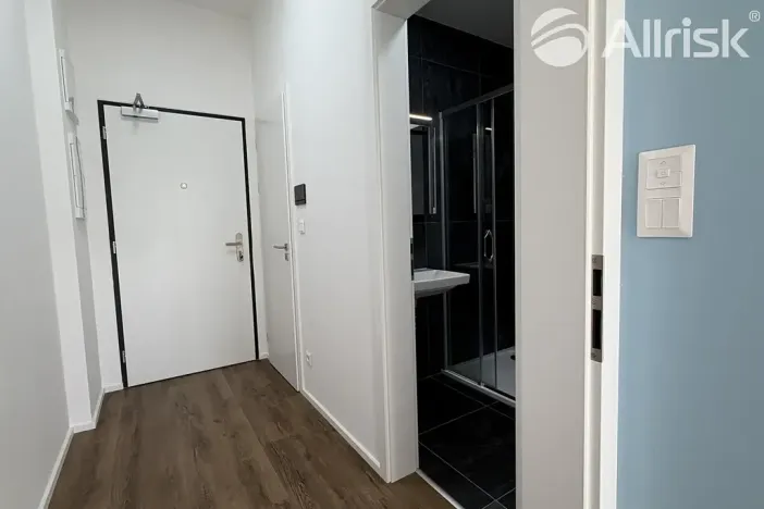 Pronájem kanceláře, Brno, Komárovská, 29 m2