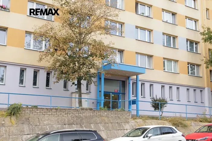Prodej bytu 1+kk, Praha - Háje, Hlavatého, 27 m2