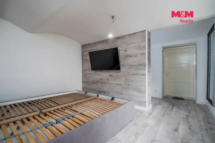 Prodej rodinného domu, Lužná, Masarykovo nám., 165 m2