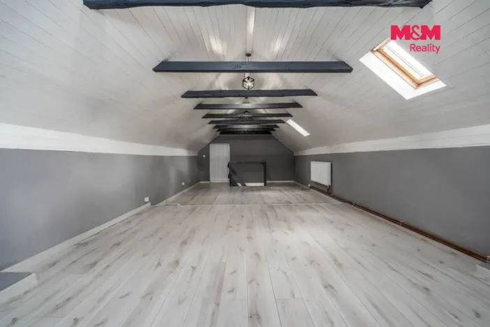 Prodej rodinného domu, Lužná, Masarykovo nám., 165 m2