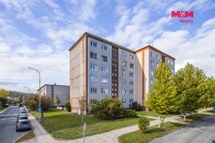 Prodej bytu 2+kk, Kralupy nad Vltavou - Lobeček, nám. Mládežníků, 52 m2