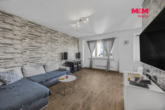 Prodej bytu 2+kk, Kralupy nad Vltavou - Lobeček, nám. Mládežníků, 52 m2