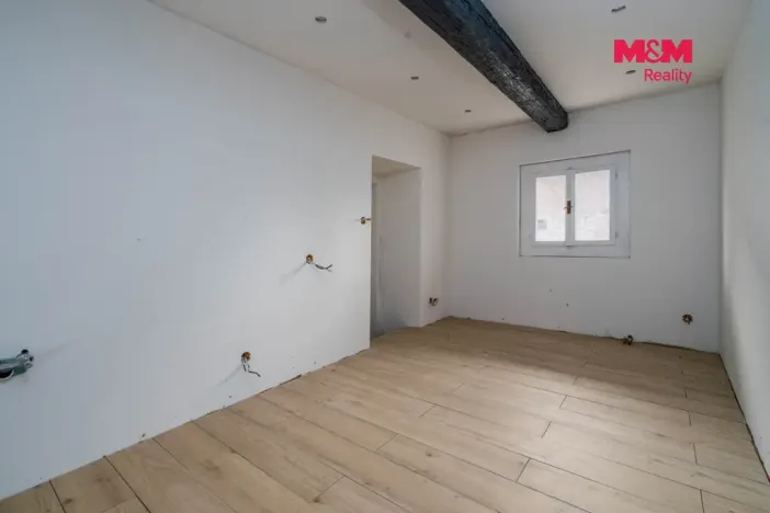 Prodej chalupy, Lužná, Masarykovo nám., 165 m2