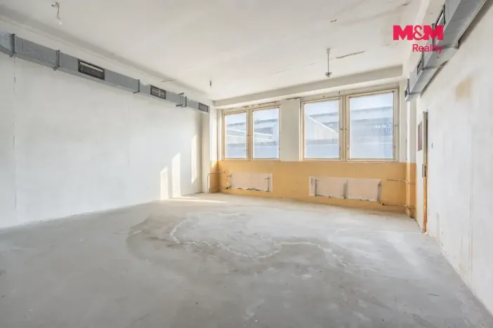 Prodej výrobních prostor, Kladno, Buštěhradská, 3032 m2