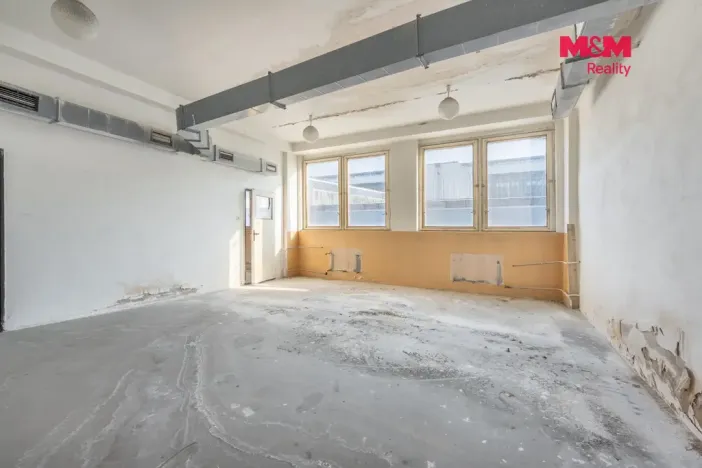 Prodej výrobních prostor, Kladno, Buštěhradská, 3032 m2