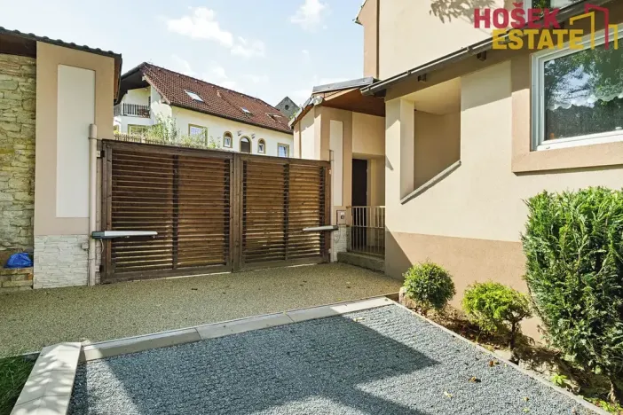 Prodej vícegeneračního domu, Horoměřice, U Chundelů, 194 m2