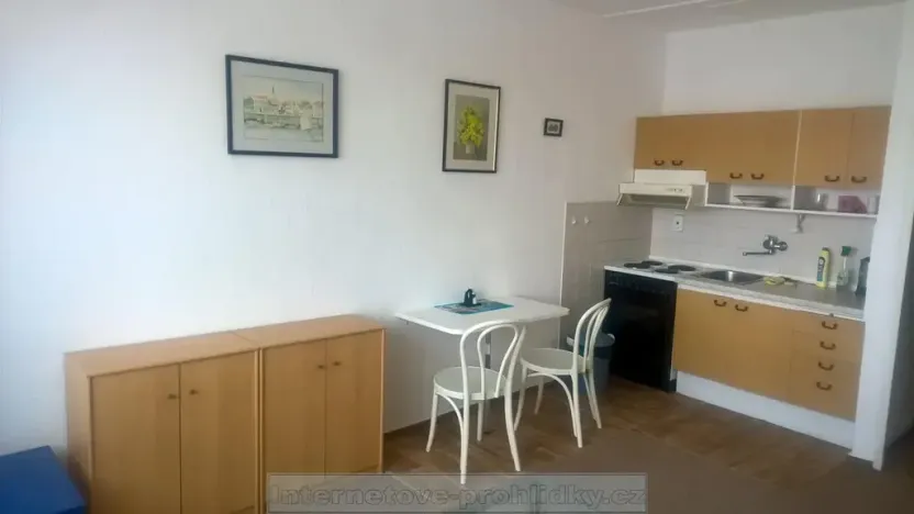 Pronájem bytu 1+kk, Praha - Vysočany, 34 m2
