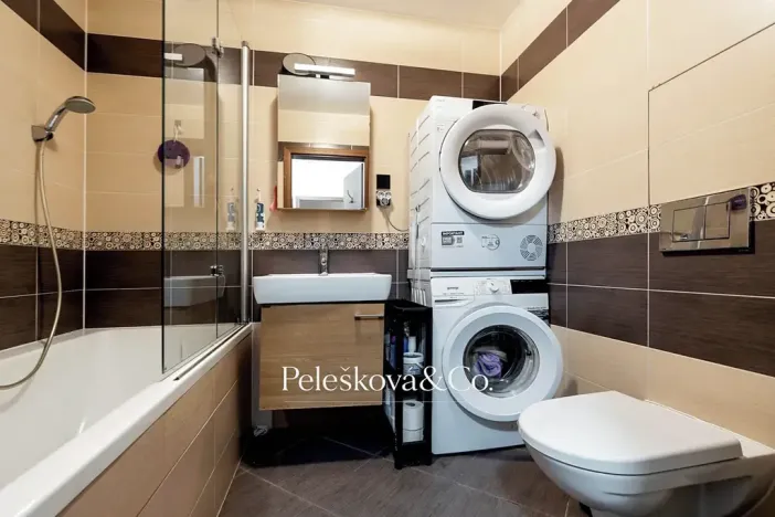 Pronájem bytu 2+kk, Praha - Suchdol, Májová, 45 m2
