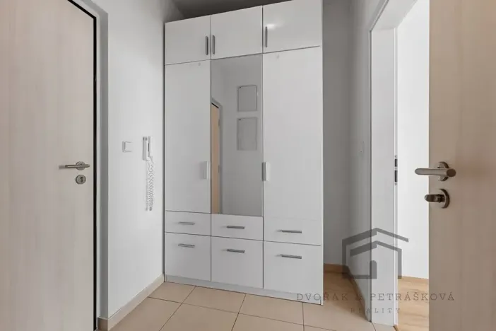 Prodej bytu 1+kk, Praha - Černý Most, Cukrova, 30 m2