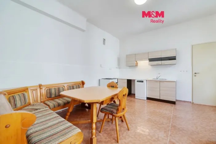 Pronájem bytu 2+1, Plzeň - Jižní Předměstí, Goethova, 90 m2