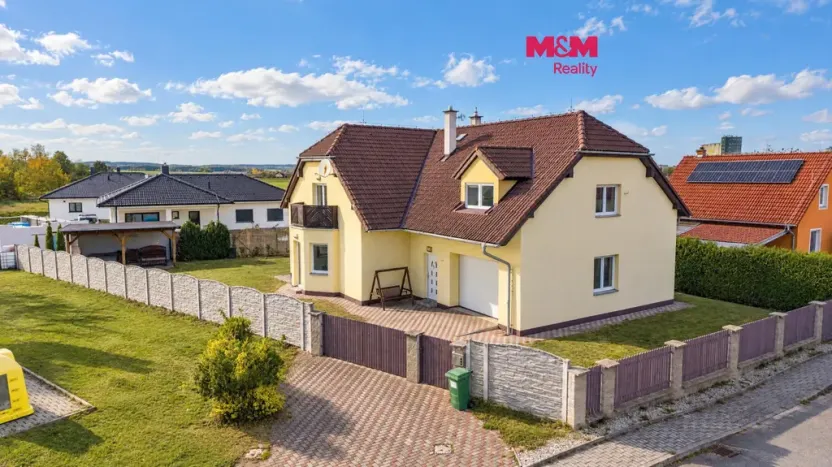 Prodej rodinného domu, Dynín, 330 m2