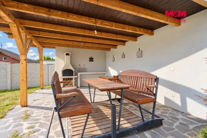 Prodej rodinného domu, Dynín, 330 m2