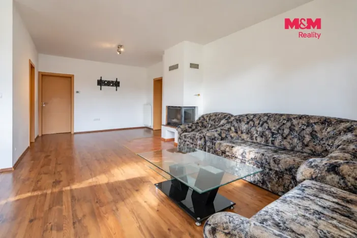 Prodej rodinného domu, Dynín, 330 m2