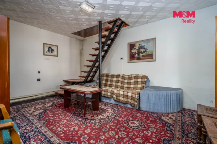 Prodej rodinného domu, Činěves, 275 m2