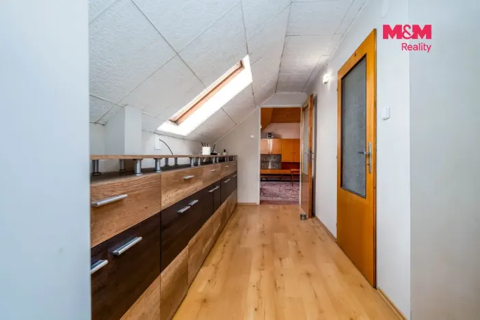 Prodej rodinného domu, Činěves, 275 m2