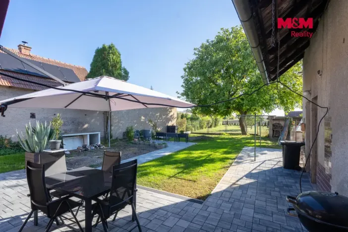 Prodej rodinného domu, Činěves, 275 m2