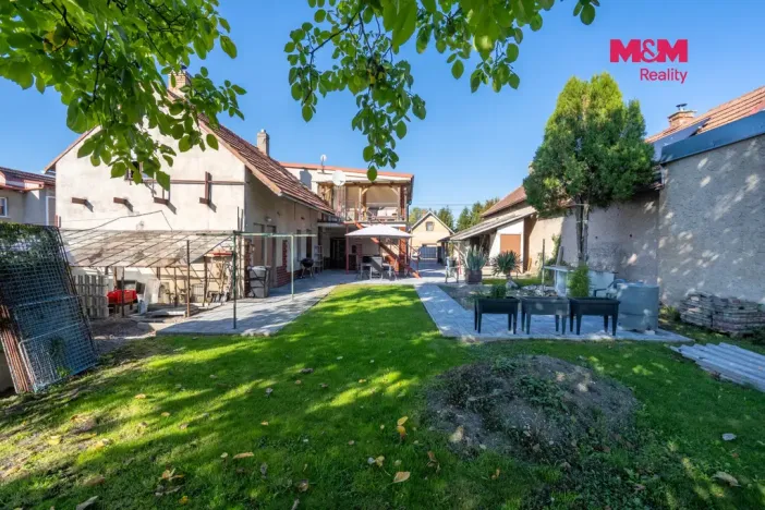 Prodej rodinného domu, Činěves, 275 m2