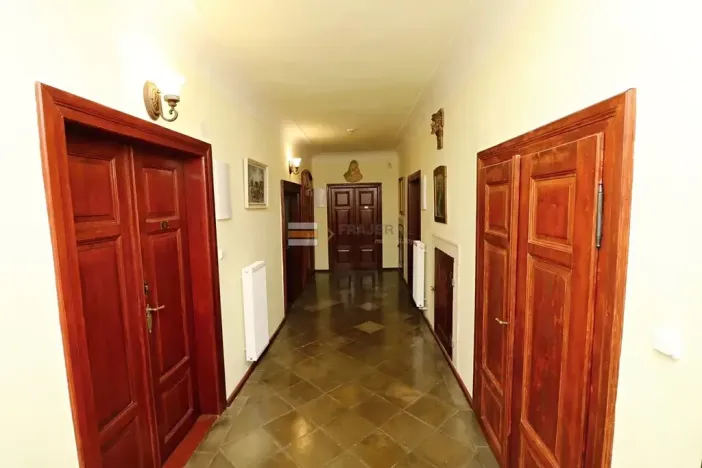 Pronájem bytu 1+kk, Uhlířské Janovice, Václavské náměstí, 26 m2