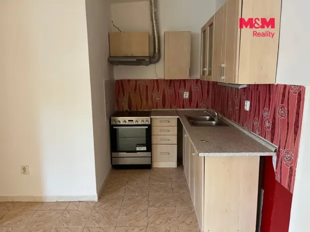 Pronájem bytu 2+kk, Louny, Komenského náměstí, 39 m2