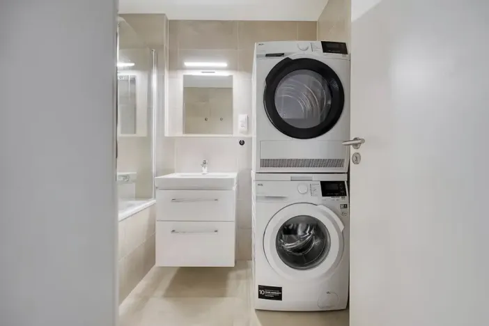 Pronájem bytu 3+kk, Praha - Karlín, Pernerova, 67 m2