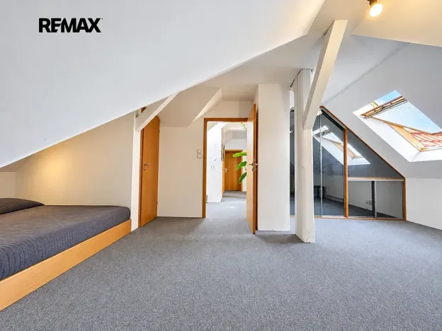Pronájem bytu 2+kk, Praha - Vinohrady, Hradešínská, 65 m2